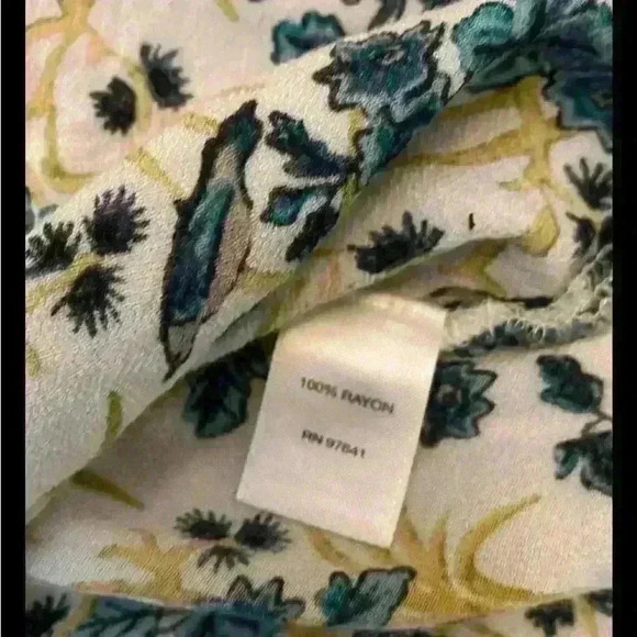 J. Jill 100% Rayon Floral Print Blouse Spring Boho Size Medium - Picture 4 of 4